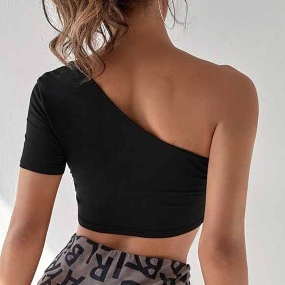 new - black crop top with side slit one shoulder - Picture 3 of 4